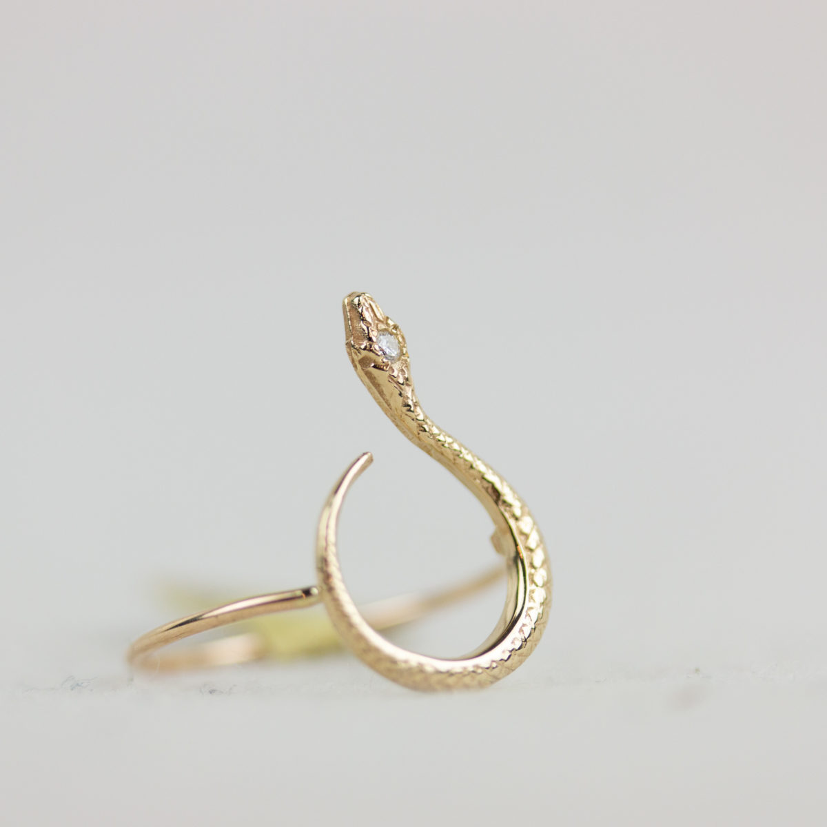 snake-ring-14k-gold-white-diamond