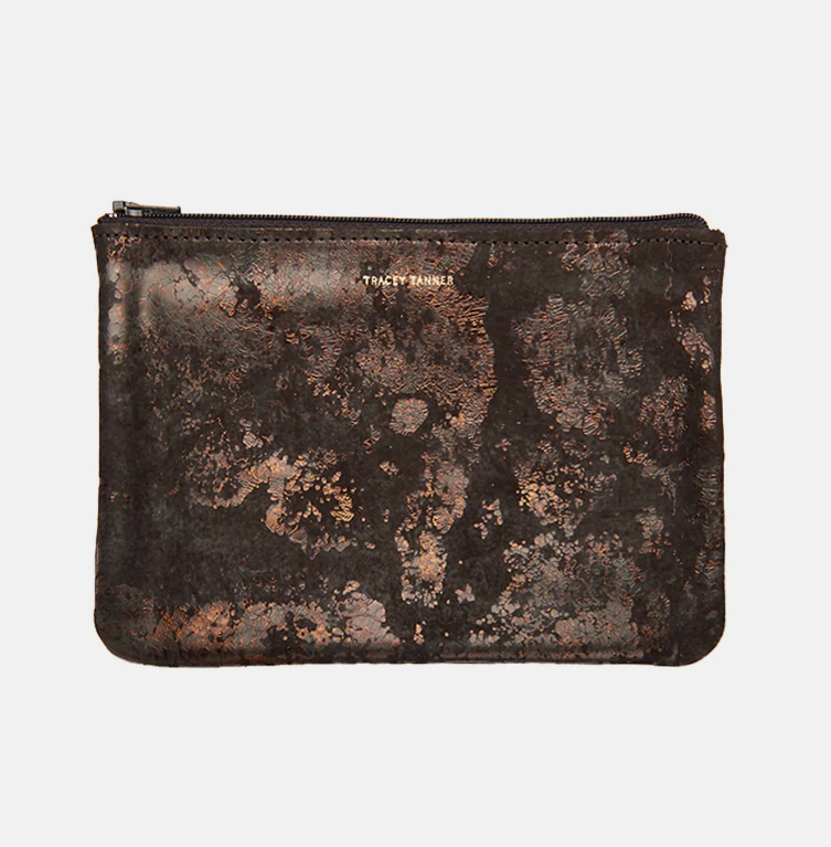 Flat Pouch Medium - Brown leather pouch