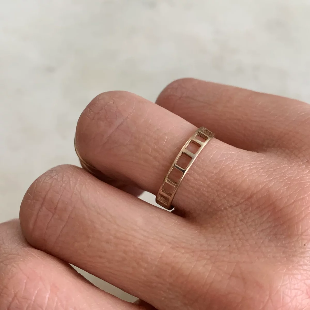 Grid Ring | 1 Row - Image 2